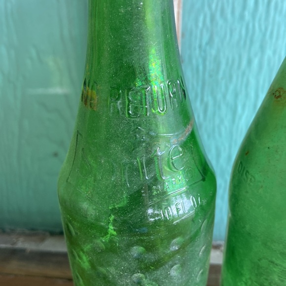 Four old bottles Sprite 7-Up orange crush and unknown - Picture 2 of 11